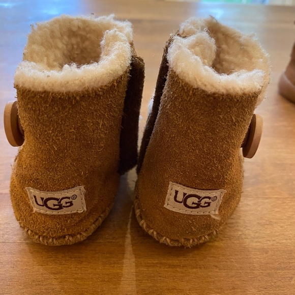 Toddler Ugg’s - Picture 2 of 3